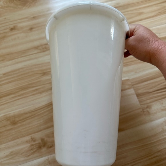 Essentials- Waste basket- white! Gently used! Must sell - Picture 5 of 10